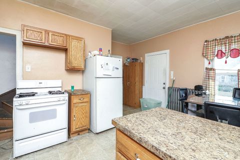 Tiny photo for 450 N Union Street, Aurora, IL 60505 (MLS # 12488962)