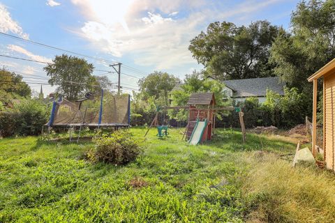 Tiny photo for 450 N Union Street, Aurora, IL 60505 (MLS # 12488962)