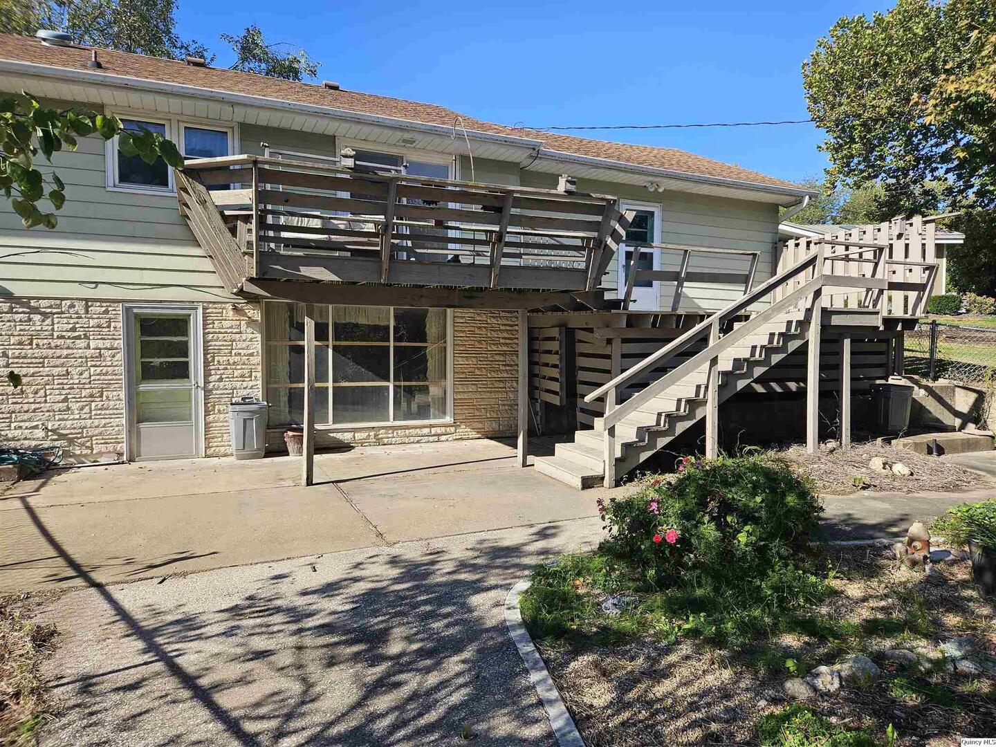 2131 Sunnybrook Drive W