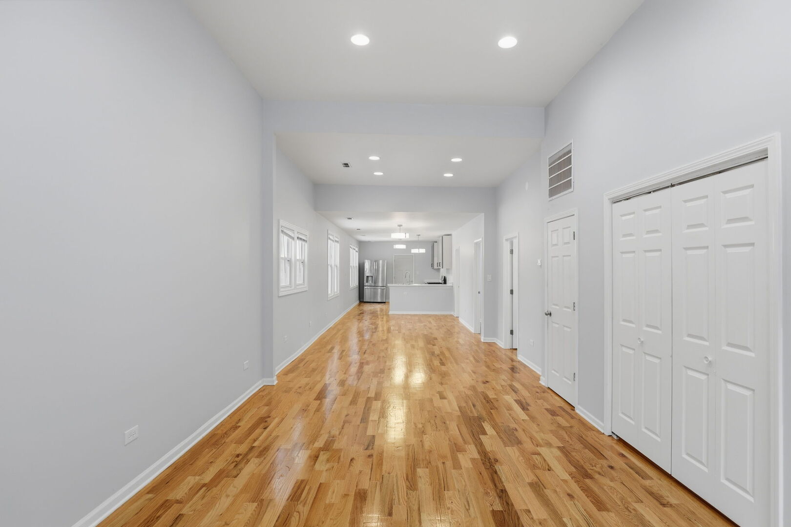 5256 S Carpenter Street