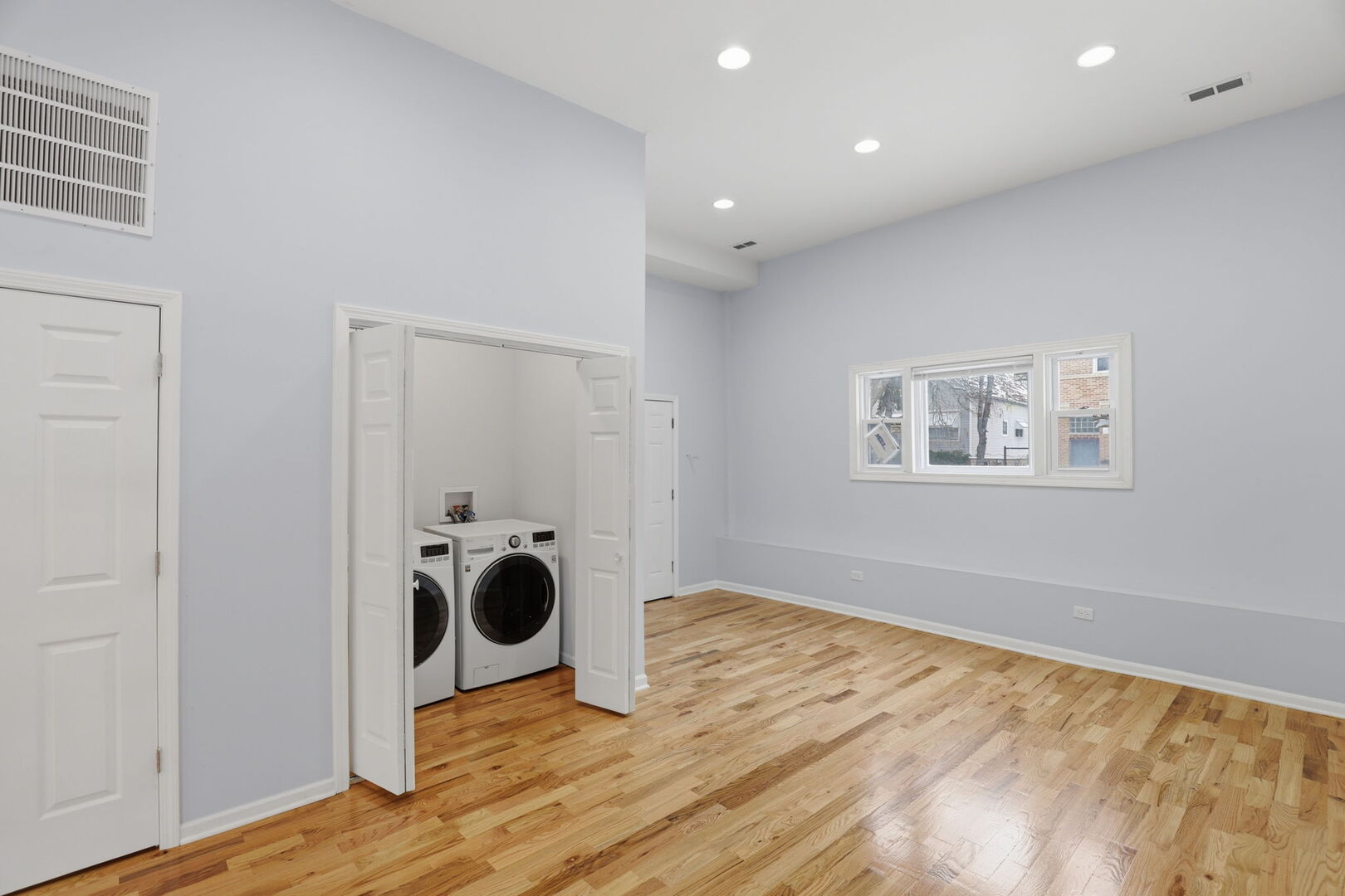 5256 S Carpenter Street