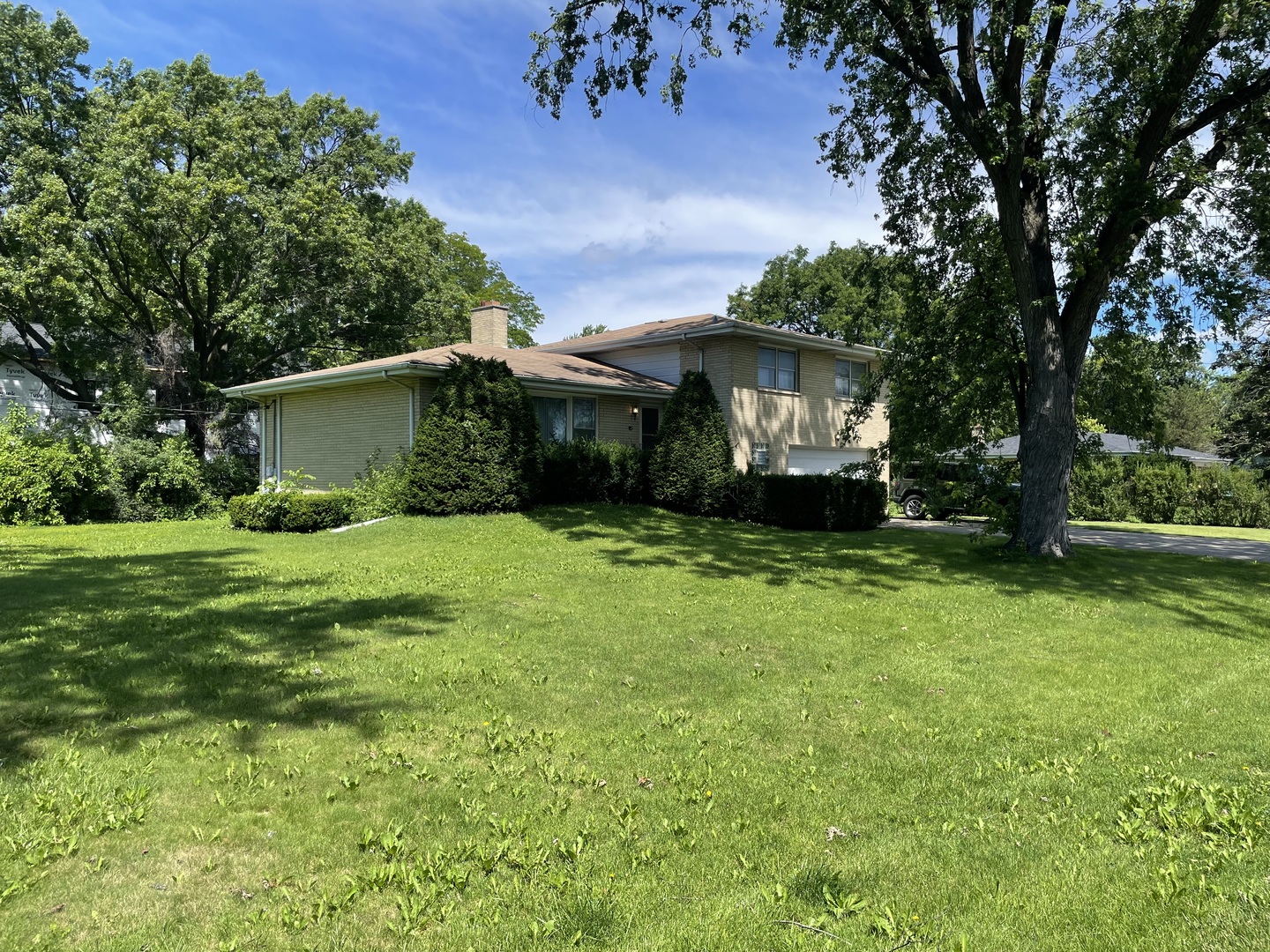 10 E Leon Lane
