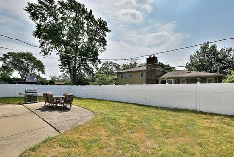 Tiny photo for 7701 Lake Street, Morton Grove, IL 60053 (MLS # 12463694)