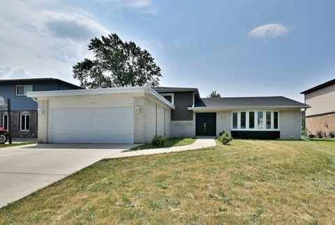 Photo of 7701 Lake Street, Morton Grove, IL 60053 (MLS # 12463694)