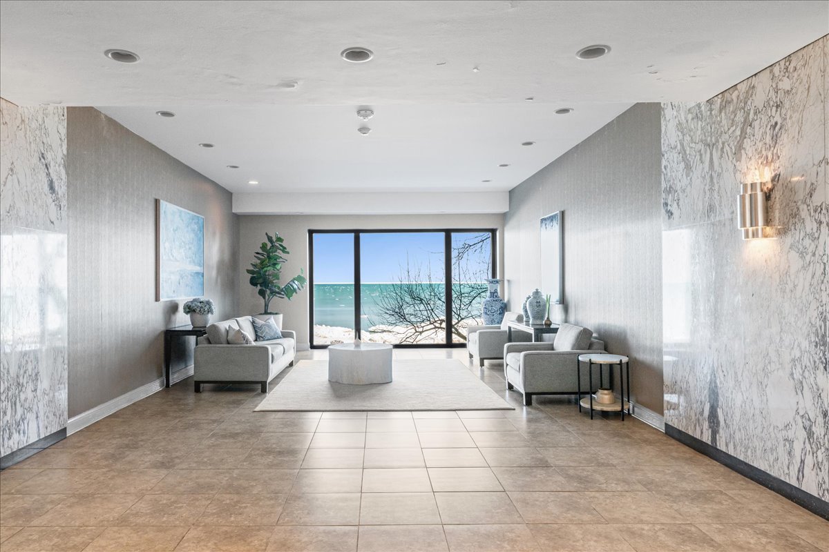 1616 Sheridan Road 8F