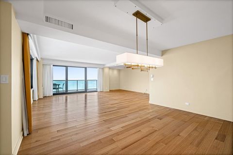 Tiny photo for 1616 Sheridan Road #8F, Wilmette, IL 60091 (MLS # 12577075)