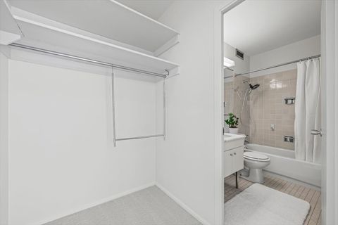 Tiny photo for 1616 Sheridan Road #8F, Wilmette, IL 60091 (MLS # 12577075)