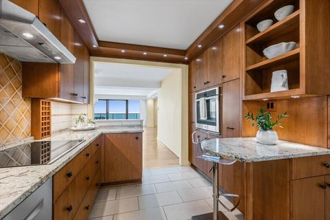 Tiny photo for 1616 Sheridan Road #8F, Wilmette, IL 60091 (MLS # 12577075)