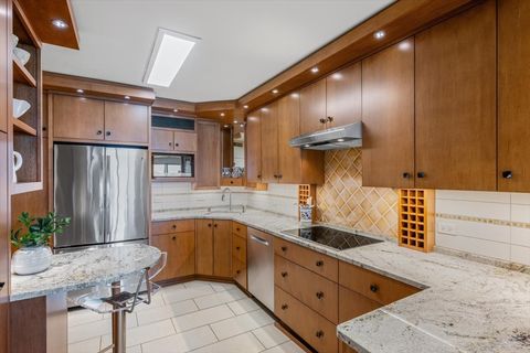 Tiny photo for 1616 Sheridan Road #8F, Wilmette, IL 60091 (MLS # 12577075)