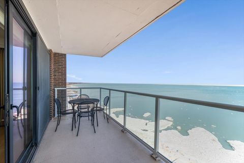 Tiny photo for 1616 Sheridan Road #8F, Wilmette, IL 60091 (MLS # 12577075)