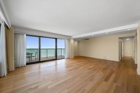 Tiny photo for 1616 Sheridan Road #8F, Wilmette, IL 60091 (MLS # 12577075)