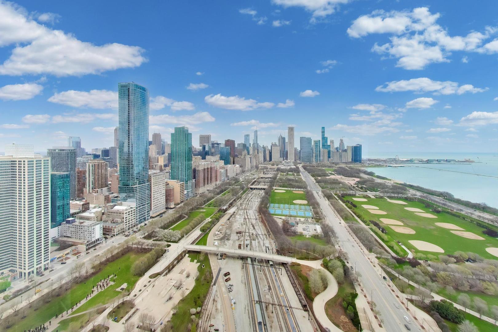 1211 S Prairie Avenue 3901
