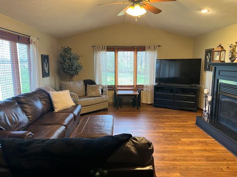 Tiny photo for 233 Dunivan Road, Murphysboro, IL 62966 (MLS # 12602679)