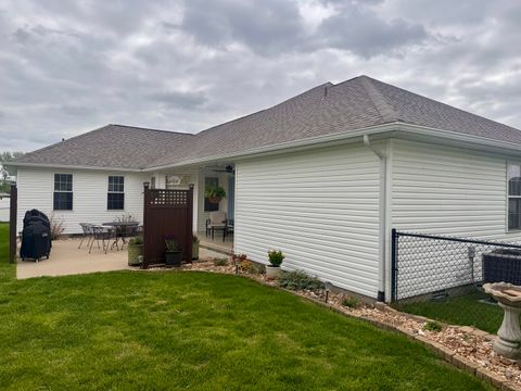 Tiny photo for 1106 Daybreak Drive, Marion, IL 62959 (MLS # 12617669)