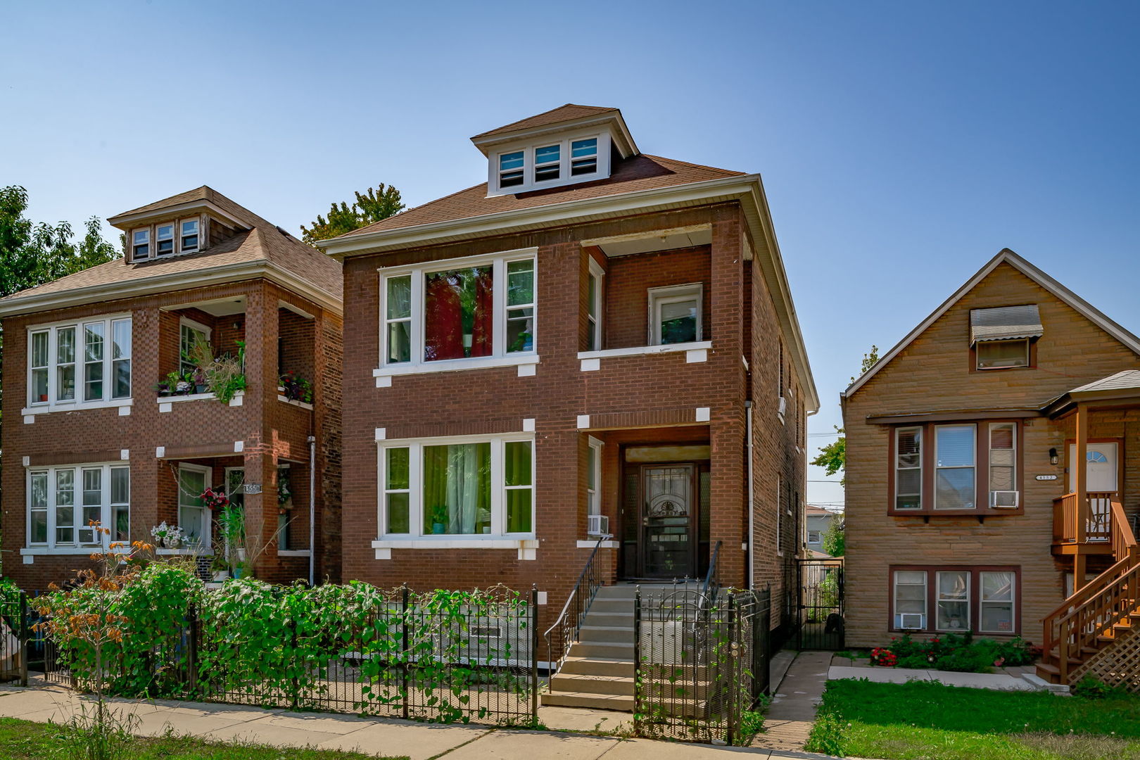 4554 S WASHTENAW Avenue
