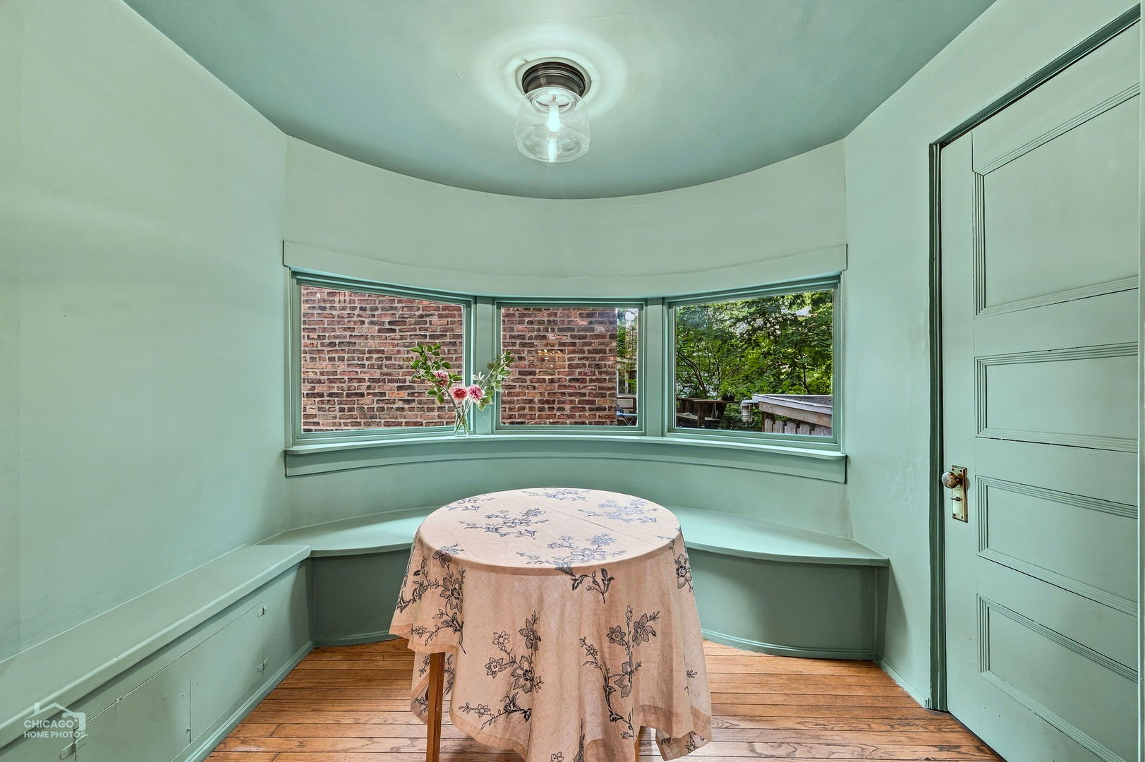 1364 E 49th Street