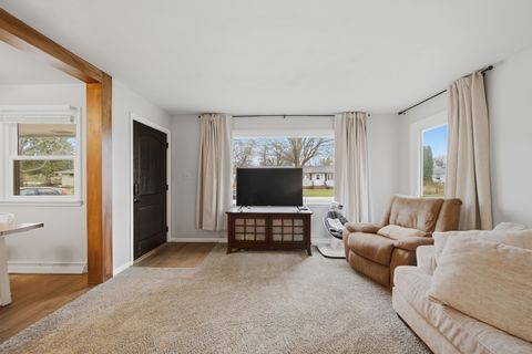 Tiny photo for 613 Garden Walk WALK, Dixon, IL 61021 (MLS # 12652587)