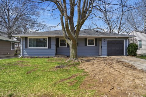 Tiny photo for 613 Garden Walk WALK, Dixon, IL 61021 (MLS # 12652587)