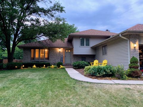 Photo of 570 Boardman Circle, Bolingbrook, IL 60440 (MLS # 12540636)