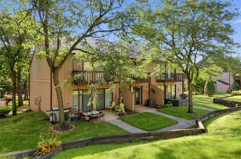 Photo of 20 Saint Thomas Colony Street #5, Fox Lake, IL 60020 (MLS # 12756960)