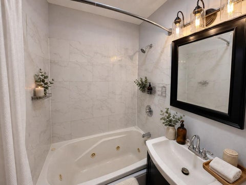 Tiny photo for 6016 N Ionia Avenue, Chicago, IL 60646 (MLS # 12677313)