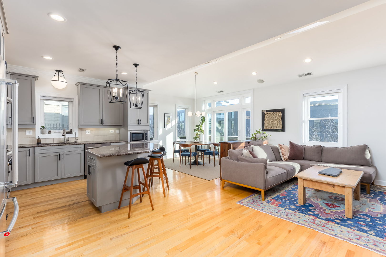 3418 N Ashland Avenue 4N