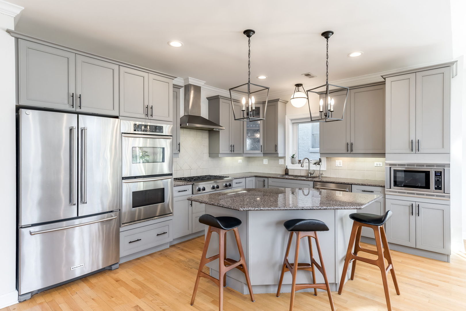 3418 N Ashland Avenue 4N