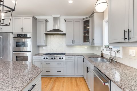 Tiny photo for 3418 N Ashland Avenue #4N, Chicago, IL 60657 (MLS # 12546771)