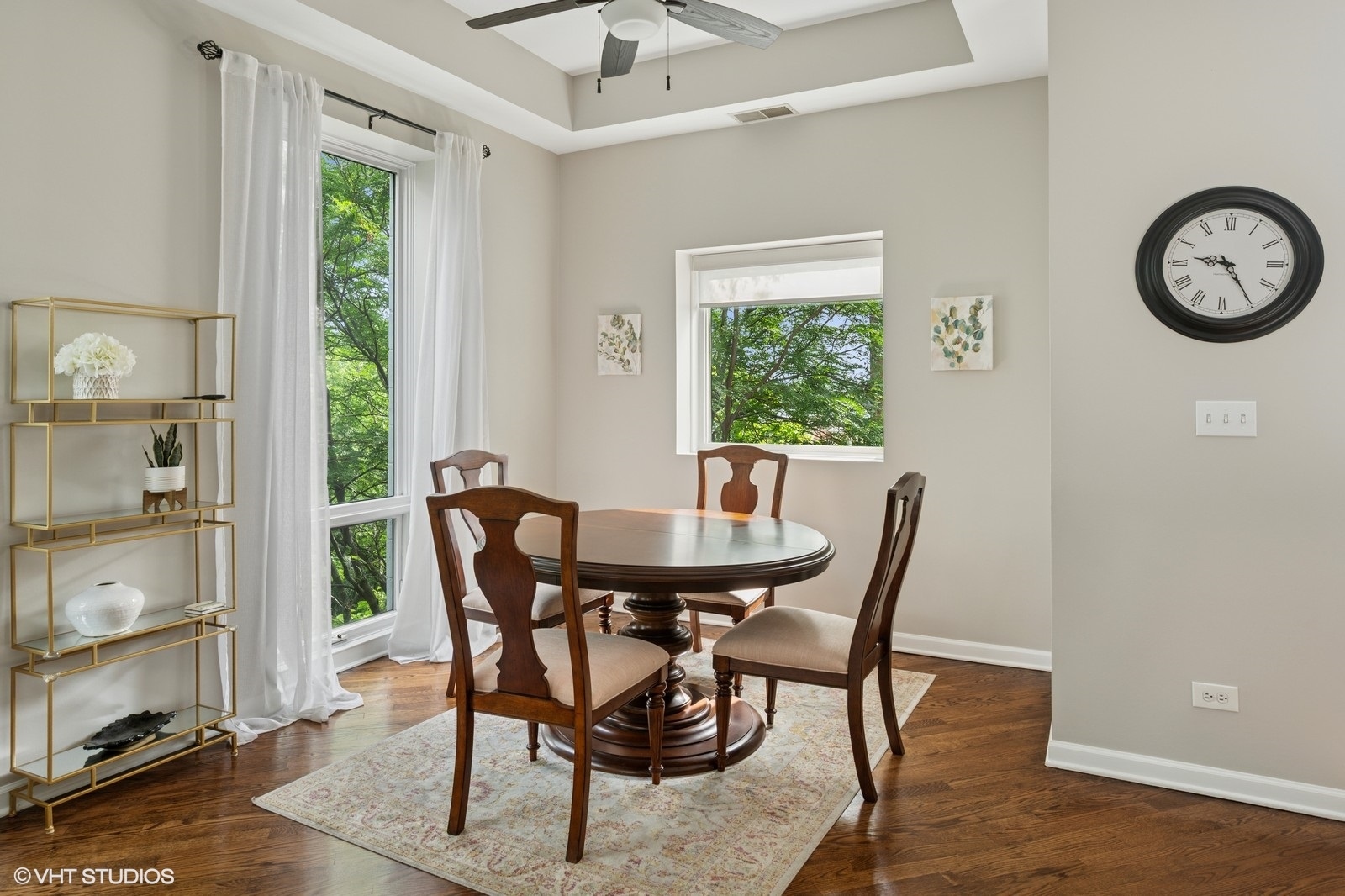 2307 W Wolfram Street 515