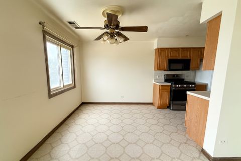 Tiny photo for 10424 Central Avenue #3NE, Oak Lawn, IL 60453 (MLS # 12526063)