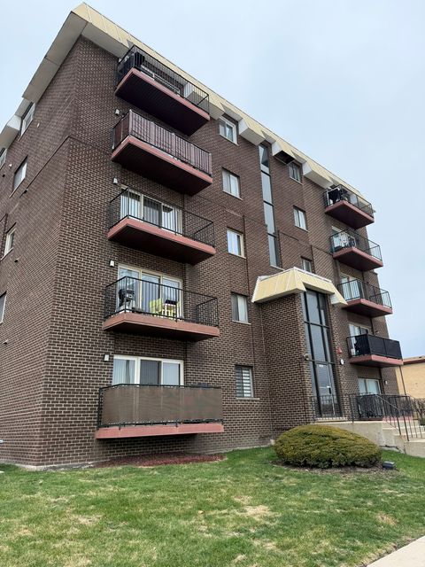 Tiny photo for 10424 Central Avenue #3NE, Oak Lawn, IL 60453 (MLS # 12526063)