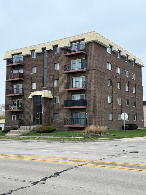 Tiny photo for 10424 Central Avenue #3NE, Oak Lawn, IL 60453 (MLS # 12526063)