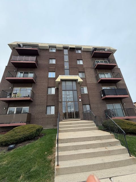 Photo of 10424 Central Avenue #3NE, Oak Lawn, IL 60453 (MLS # 12526063)