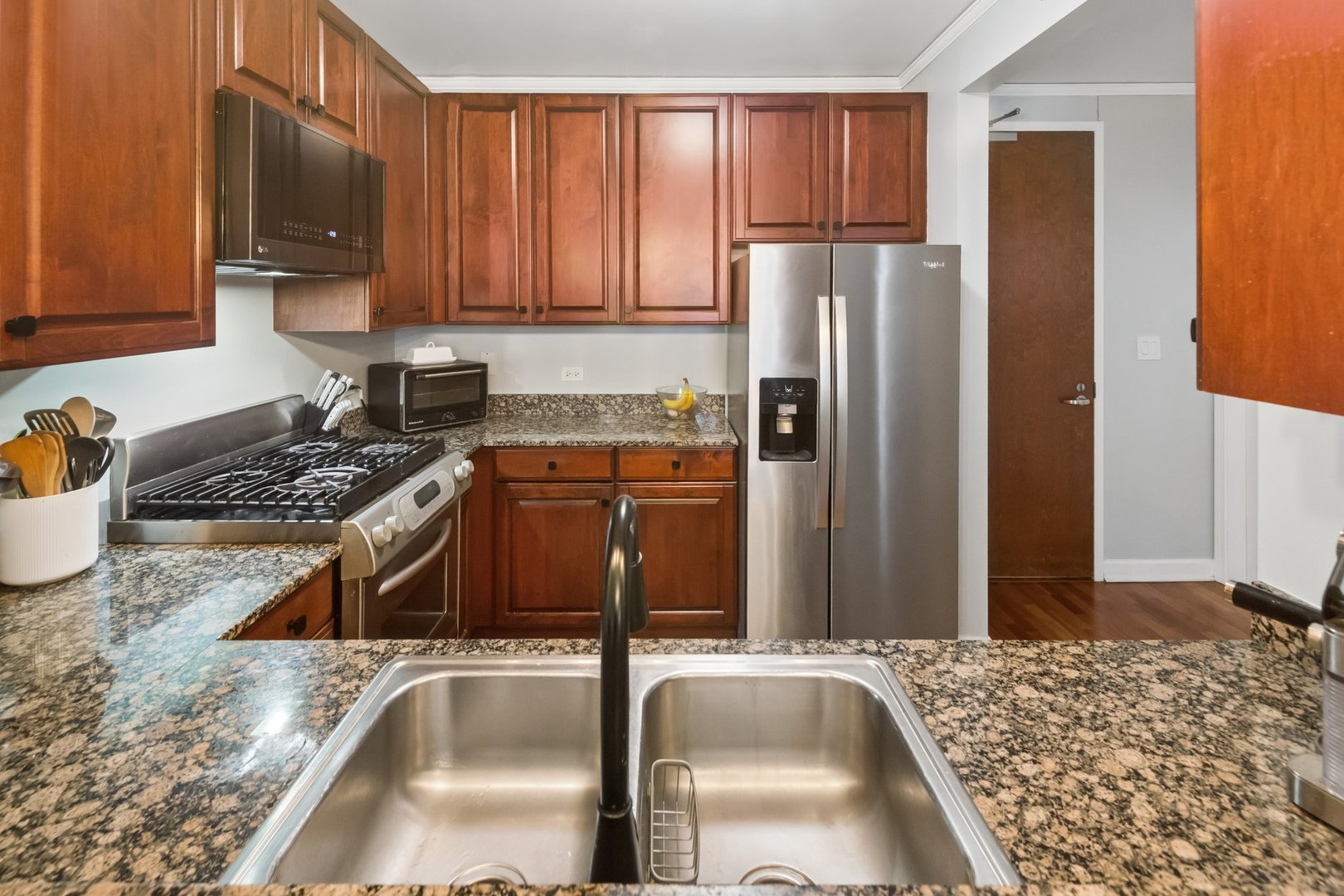 420 E Waterside Drive 907