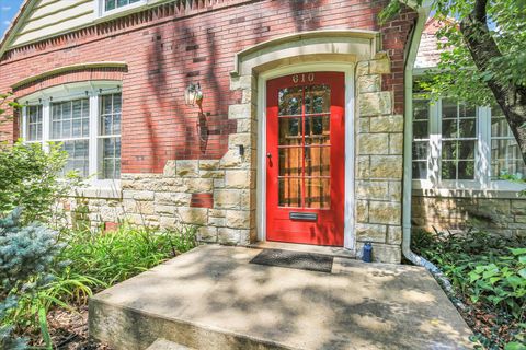 Tiny photo for 610 W Ohio Street, Urbana, IL 61801 (MLS # 12489167)