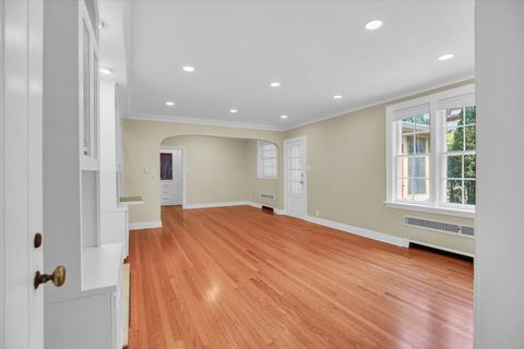 Tiny photo for 610 W Ohio Street, Urbana, IL 61801 (MLS # 12489167)