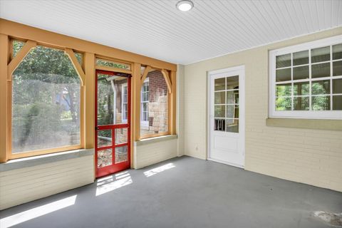 Tiny photo for 610 W Ohio Street, Urbana, IL 61801 (MLS # 12489167)