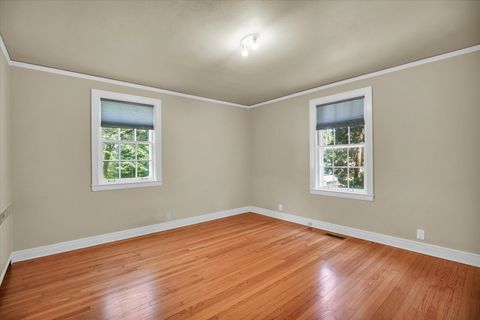 Tiny photo for 610 W Ohio Street, Urbana, IL 61801 (MLS # 12489167)