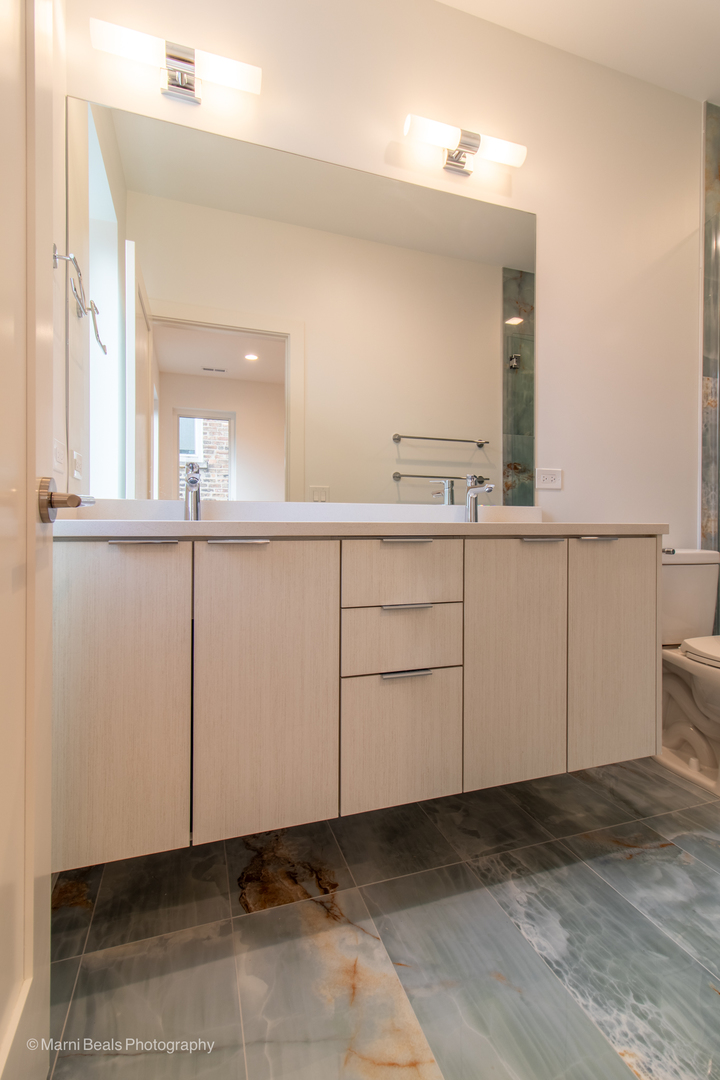 6537 S Rhodes Avenue