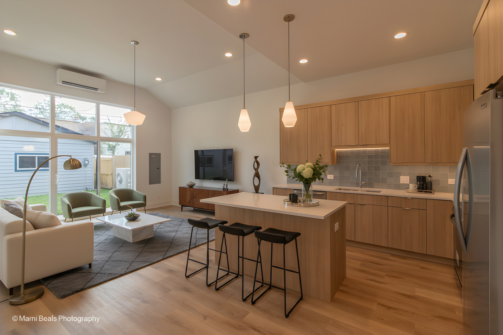 6537 S Rhodes Avenue