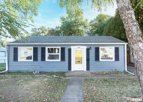 Photo of 3810 11TH Avenue, Moline, IL 61265 (MLS # QC4268770)