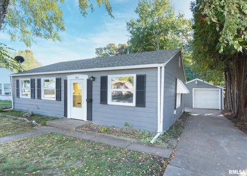 Tiny photo for 3810 11TH Avenue, Moline, IL 61265 (MLS # QC4268770)