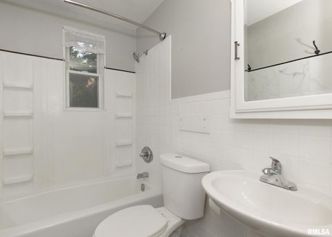 Tiny photo for 3810 11TH Avenue, Moline, IL 61265 (MLS # QC4268770)