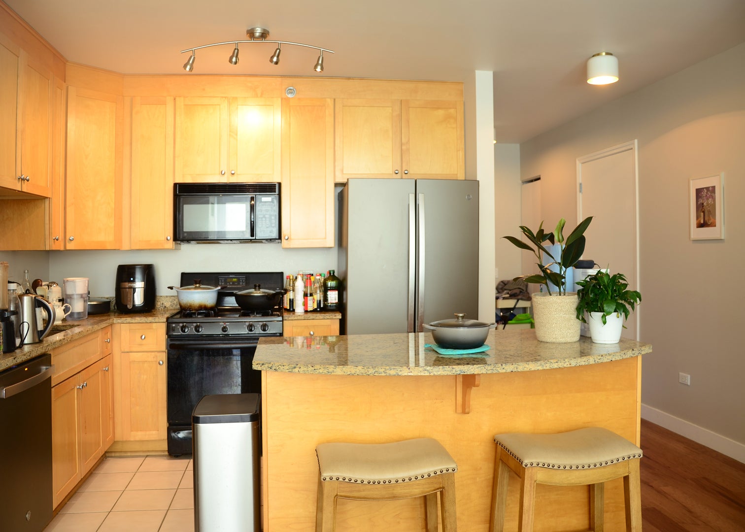 33 W Ontario Street 31E