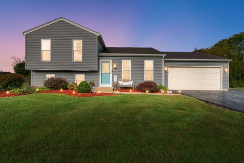 Tiny photo for 751 Cypress Lane, Carol Stream, IL 60188 (MLS # 12500458)