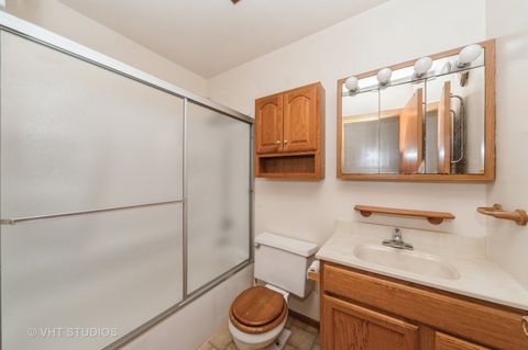Tiny photo for 289 London Place #23A, Wheeling, IL 60090 (MLS # 12394366)