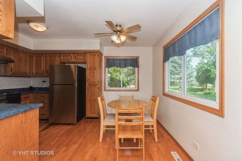 Tiny photo for 289 London Place #23A, Wheeling, IL 60090 (MLS # 12394366)
