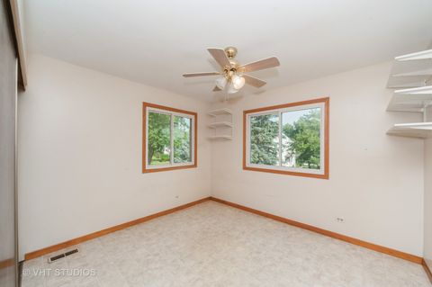 Tiny photo for 289 London Place #23A, Wheeling, IL 60090 (MLS # 12394366)
