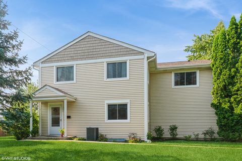 Photo of 289 London Place #23A, Wheeling, IL 60090 (MLS # 12394366)