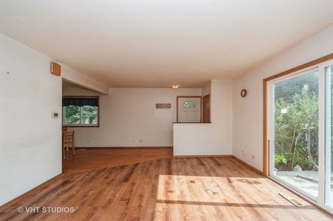 Tiny photo for 289 London Place #23A, Wheeling, IL 60090 (MLS # 12394366)
